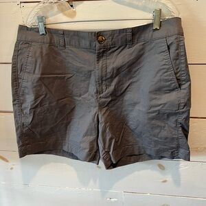 Old Navy women’s Everyday short size 14, 5” inseam, high rise NWT, dark gray